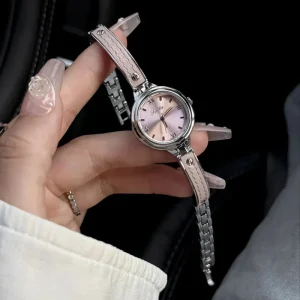 9776 Women’s Wristwatch Retro Minimalist Elegant Bracelet Watch Exquisite and Petite Sophisticated Women Watch