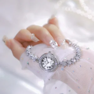 BS Luxury Mermaid Quartz Women’s Watch Small Chain High End Diamond Studded Alloy Glass Pointer Direct Factory