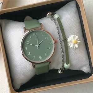 Classic Women’s Quartz Watch with Antique Alloy Dial Leather Band and Glass Window Leisure Style with Pointer Display