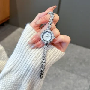 Customized Women’s Light Luxury 20m Water Resistant Mother Pearl Dial Fashion Quartz Watch