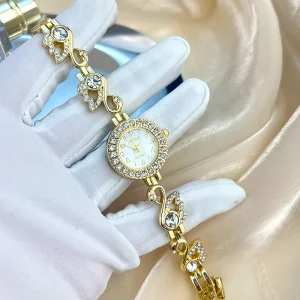 Diamond Inlaid Small Dial Swan Bracelet Women’s Quartz Watch