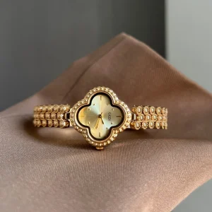 Exclusive and Versatile Women’s Four-Leaf Clover Delicate Dial Small Watch Trendy and Stylish Small Dial Design