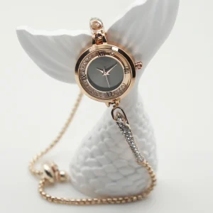 Fashion Lady Wristwatch Elegant Diamond Bracelet Alloy Watch for Women Gold Color Quartz Bracelet