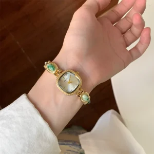 Fashion Square Dial Women’s Watch Simple Court Style Bracelet Watch Vintage Ladies Quartz Watch for Women Girls