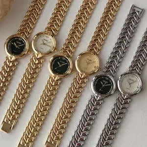 Fashion Watch for Woman Simple Round Small Dial Luxury Ladies Quartz Watches Charm Casual Style