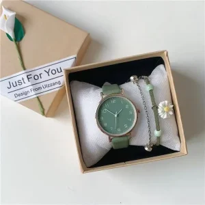 Fashionable Leather Women’s Quartz Watch Waterproof Retro Bracelet Watch