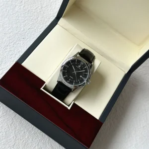 Fashionable Quartz Men’s Watch 40mm Stainless Steel Case Water Resistant Leather Strap Minimalist Style