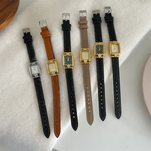 G278 Vintage Square Leather Strap Artistic Niche Design Exquisite Small Sugar Cube Women
