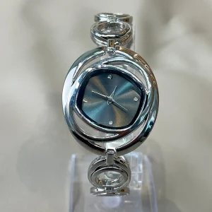 LP79 Unique Design Women’s Quartz Watch with Fashion Texture Bracelet Square Alloy Case and Glass Dial Display Watches