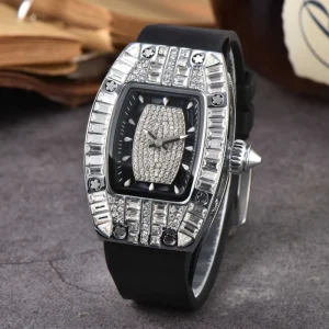 Latest Top Sell Women’s Square Alloy Pointer Dial Quartz Iced Out Luxury Watch