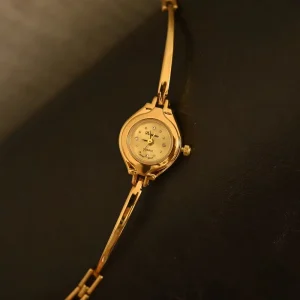 Light Luxury Quartz Women’s Watch Small Golden Bracelet Retro Vintage