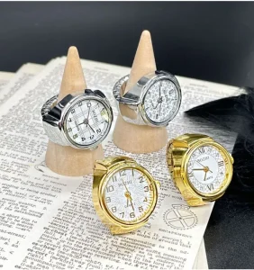 Luxury Clover Ring Watch Round Alloy Finger Watches Gold Silver Geometric Quartz Watch Ring Stainless Steel Elastic Band Unisex