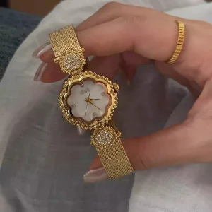 Luxury Elegant Women’s Watch Mother of Pearl Dial Mesh Band Retro Crystal Inlay Quartz Wristwatch Fashion Gift