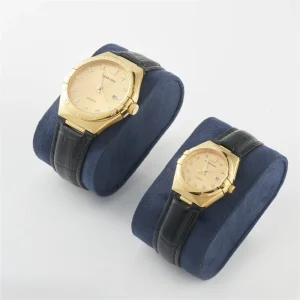 Luxury Fashion Diamond Hour Markers Gold Watch Series Quartz Wristwatch Glass Pointer Hands Roman Numeral Date Carved Design