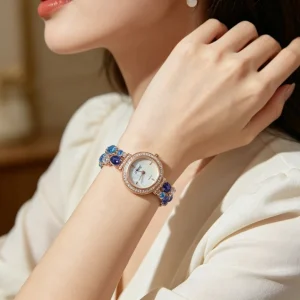 Luxury Gold Quartz Diamond Watch Girls Bling Hip Hop Style Iced Feature Antique Case Japanese Movement Glass Date Dress Business