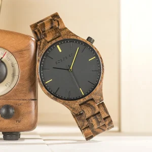 Luxury Sport Fashion Business Coin Cartoon Wooden Analog Wrist Watch 43mm Dial Diameter 20mm Japan Quartz Movement Custom OEM