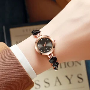 Luxury Women’s Quartz Watch Multi Color Watch Inlaid with Diamonds Fashionable Diamond Heart Bracelet Watch
