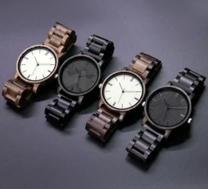 Men’s Fashion Custom Walnut Wood Watches for Men Quartz Wristwatch Gold Engraved Logo Drop Shipping