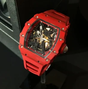 Men’s Red Mechanical Watch Carbon Fiber Tonneau Case Sapphire Crystal Glass Rubber Strap 38-Hour Power Reserve
