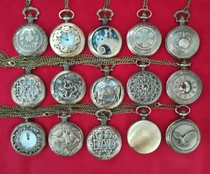 Mix 15 Designs Classic Roman Bronze Pocket Watch Vintage Men Women Antique Model Tuo Table Hollow Dad Watch
