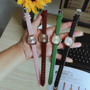 New Square Korean Version of the Fashion Pin European and n Style Simple Fashion Casual Quartz Women’s Watch