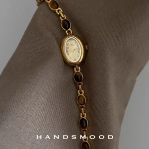 New Women’s Watch with Gemstone Inlay Niche Light Luxury High-end Retro Fashion Temperament Women’s Quartz Watch