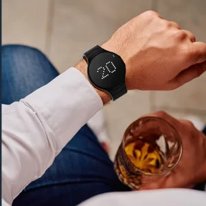 OLED Alarm Digital Watch with Silent Vibration 5-10 Days Battery Life Activity Tracker and Clock with Silicone Band