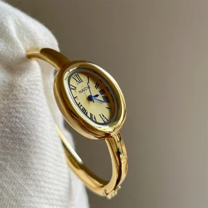 Oval-Shaped Stainless Steel Women’s Vintage Quartz Bracelet Watch