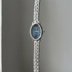 Oval Women’s Wrist Watch, 20mm Small Dial, Stainless Steel Strap, Quartz
