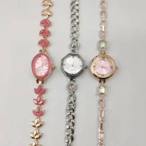 Quartz Watches Stylish Analog Quartz Wrist Watch with Silver Band Iced Out Glass Dial Display Perfect Gift for Women WW505