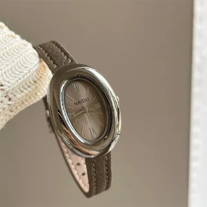 Retro Women’s Quartz Watch Alloy Case Leather Strap Analog Display Glass Dial Luxury