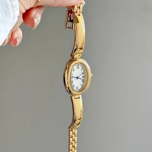 Rose Gold Stainless Steel Women’s Watch Quartz Water Resistant Dial Glass Pointer Alloy Case Fashionable Watch