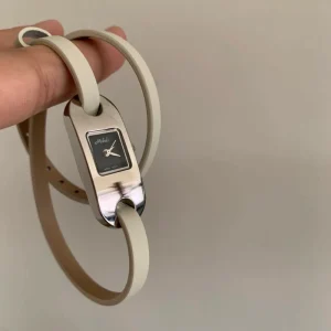 Simple Unique Watch Thin Leather Strap Light Luxury French Winding Retro Fashion Women’s Watch