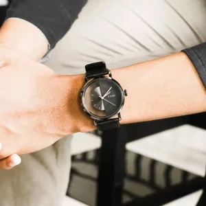 TOMI T080 Quartz Watch Leather Band Alloy Case Hollow Design Wristwatch Fashionable Unisex Sport Watch