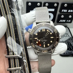 VSF V4 Version 8806 Movement 55 Hours 97g Titanium Dive Watch for James Bond 007