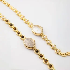Vintage Luxury Gold Pear Dial Women’s Watch Stainless Steel Bracelet with Rhinestone Bezel Quartz Wristwatch