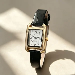 Vintage Niche Roman Square Women’s Watch with Leather Strap Compact Quartz Watch