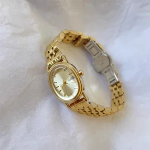 Vintage Quartz Watch French Medieval Oval Small Dial Light Luxury Niche Steel Strip Fashionable Casual Workplace Women’s Watch