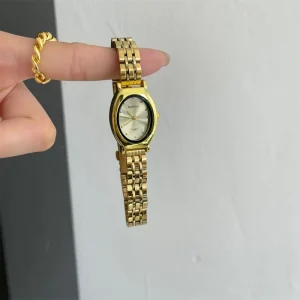 Vintage Style Women’s Watch Small and Exquisite Luxury Fashion Bracelet for Young Women Daily Wear