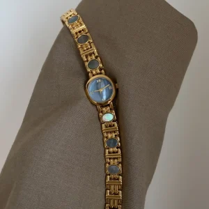 Watch Design Oriented Circular Romantic Fashion Watch Versatile for Daily Use Women’s Watch