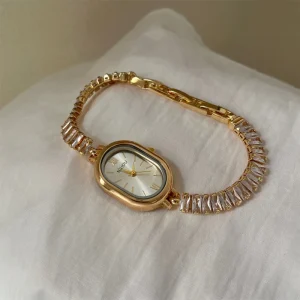 Women’s Chain Quartz Watch, Alloy Case, Oval Dial, Pointer Display