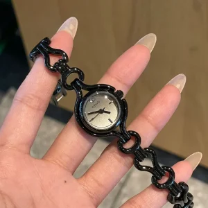 Women’s Luxury Fashion Quartz Watch Alloy Case Strap Hands 30 Meter Water Resistance Understated Exquisite Mysterious Style