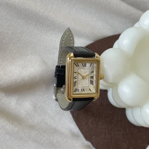 Women’s Nordic French Roman Style Square Dial Watch Exquisite Leather Strap Minimalist Luxury Girl Aesthetic Unique Design