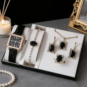 Women’s Quartz Watch Fashion Roman Pattern Diamond-studded Alloy Case Leather Band Square