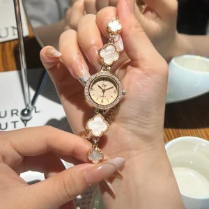 Women’s Quartz Watch Four Leaf Clover Charm Stainless Steel Telescopic Strap Rhinestone Dial JW503