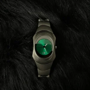 Y2K99 Europe Fashion Luxury Men’s Watch Y2K Ins Quartz Watch PK Smart Watch